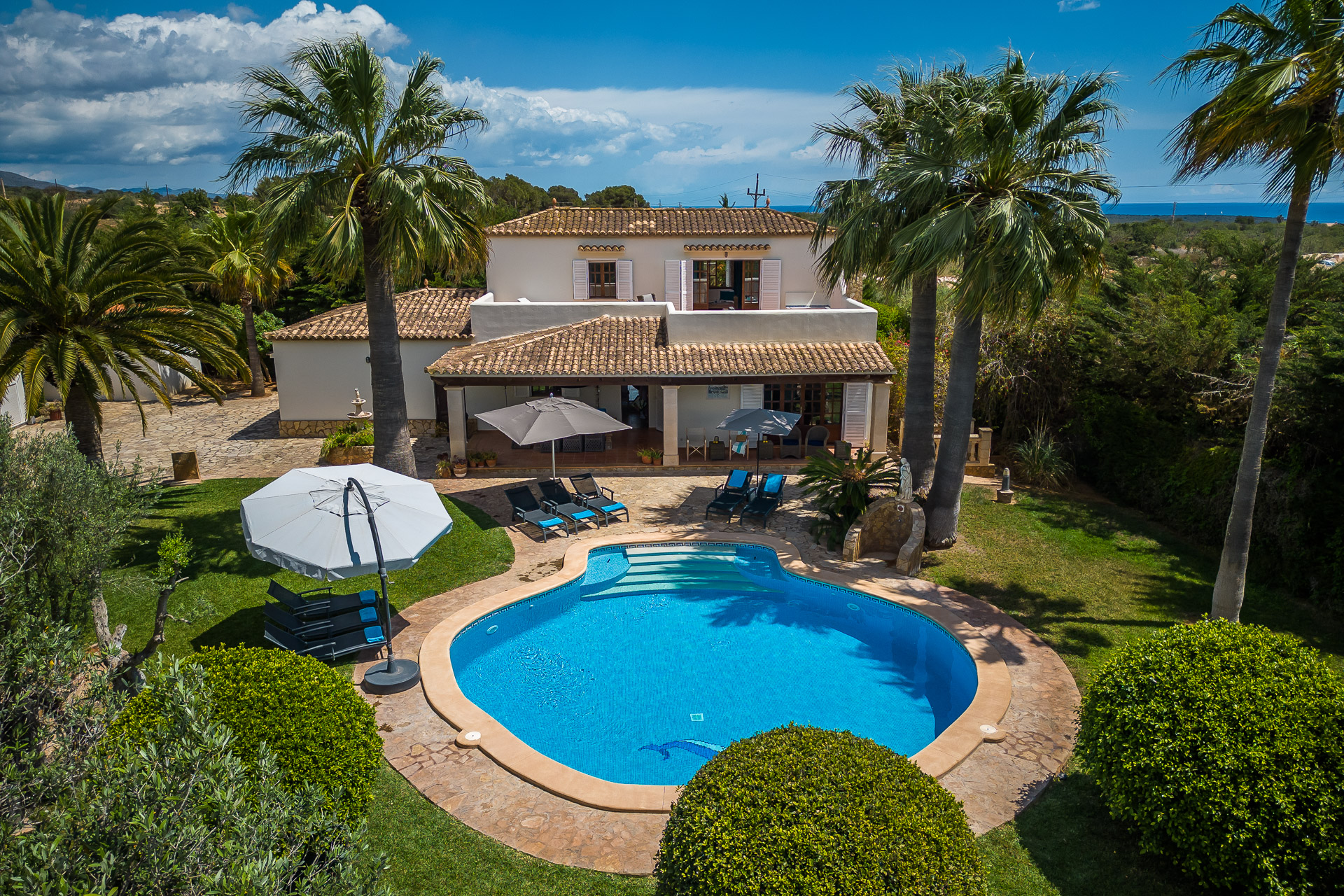 Der runde Pool der Finca Cachette